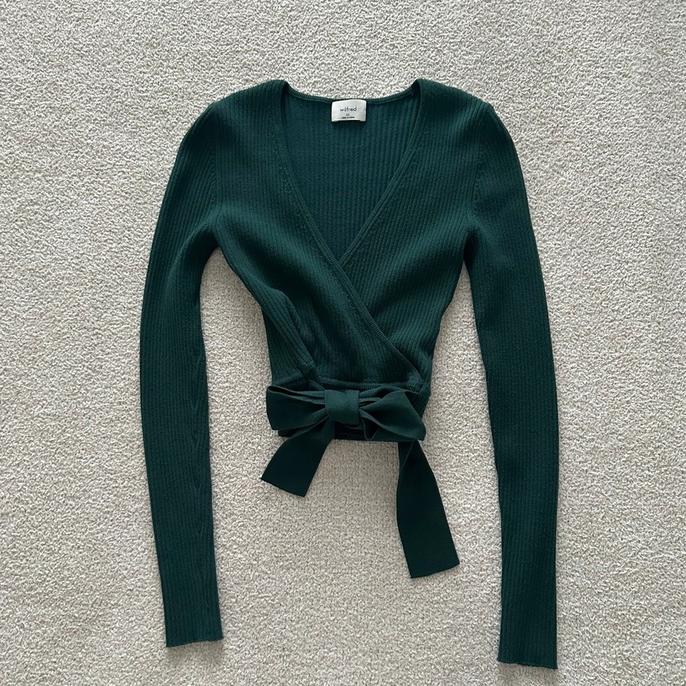 Aritzia Wilfred All Tied Up Long Sleeve Sweater size XS in Green